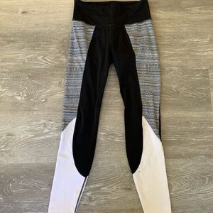 Athleta Black White Leggings Size Small